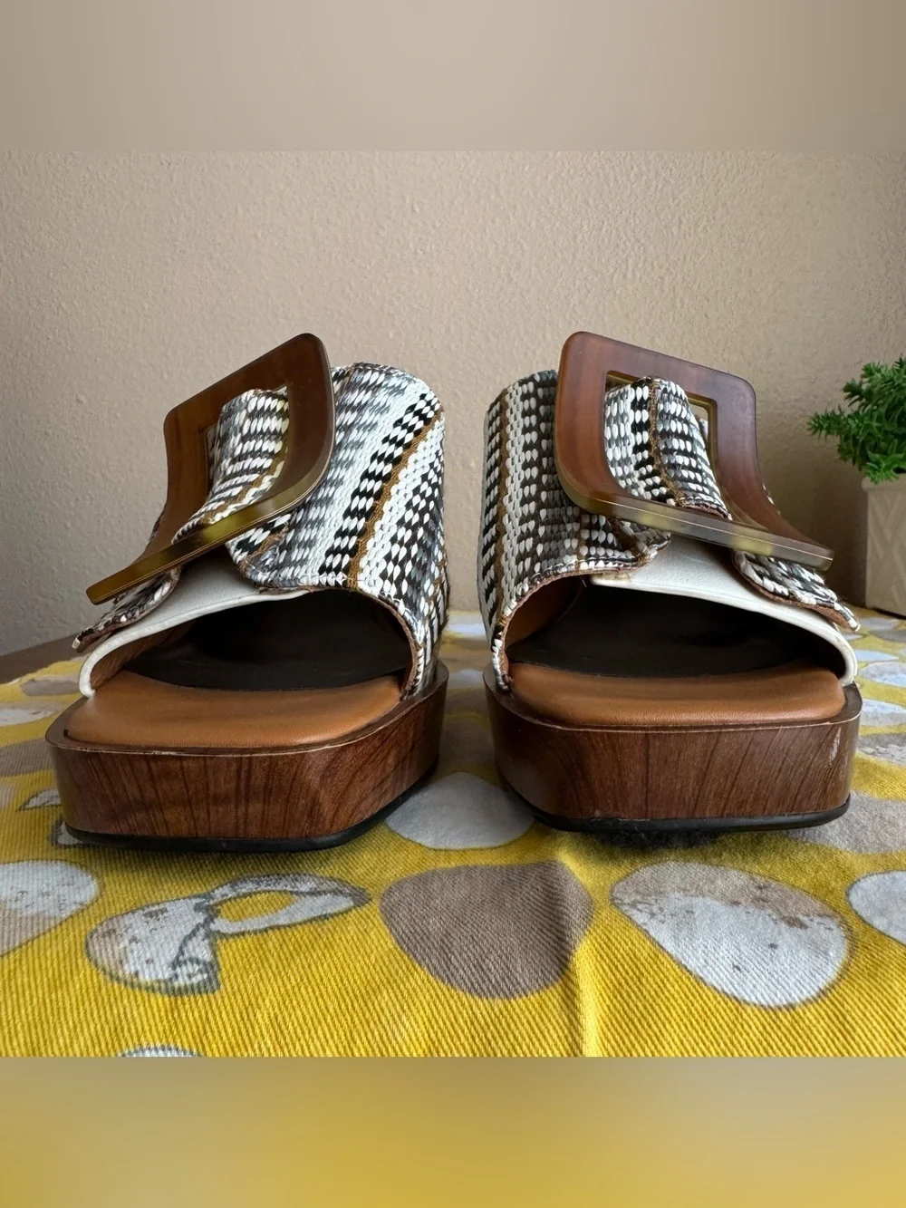 Noa Harmon platform heels with buckle size 40